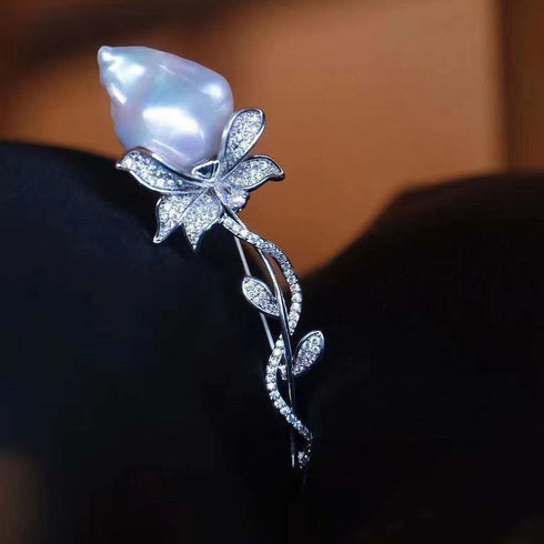 Flower Baroque Pearl Brooch