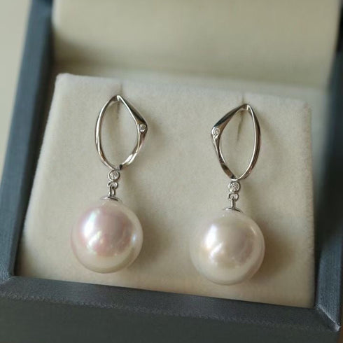 Modern Freshwater Pearl Drop Earrings