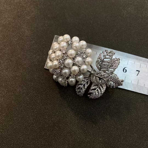 Floral Bouquet Pearl Brooch – Gold Plated