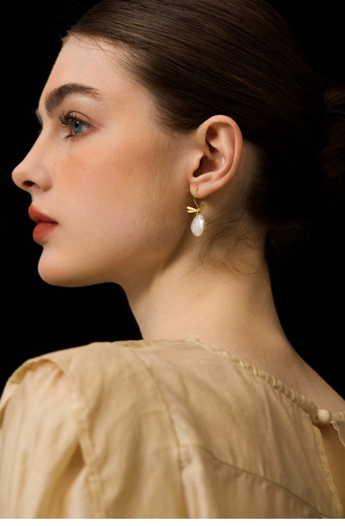 Dragonfly Baroque Pearl Earrings - Gold Vermeil