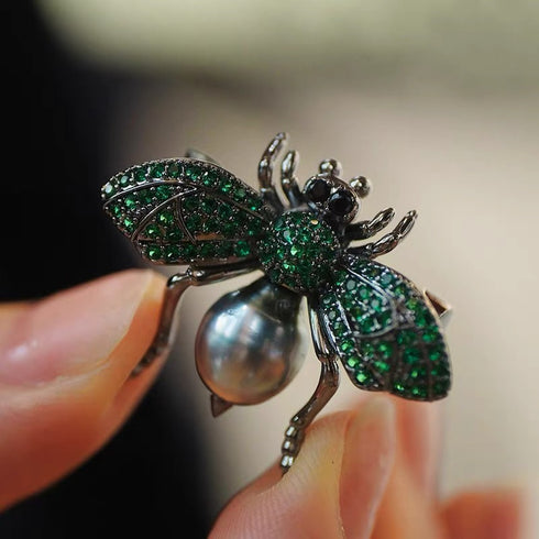 Black Pearl Bee Brooch