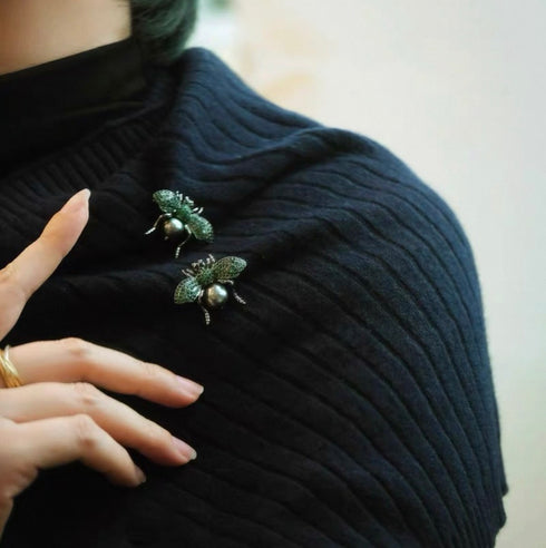 Black Pearl Bee Brooch