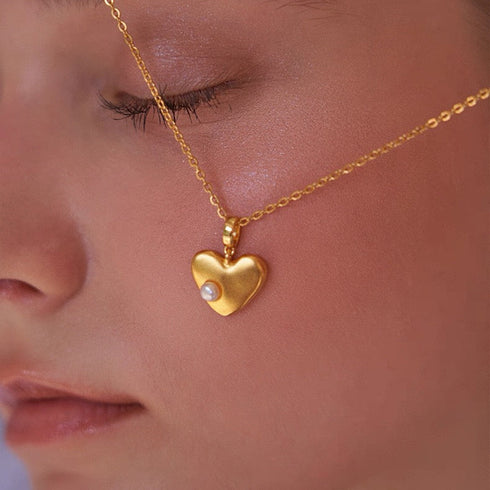 Fluid Heart Pearl Necklace – Gold Plated