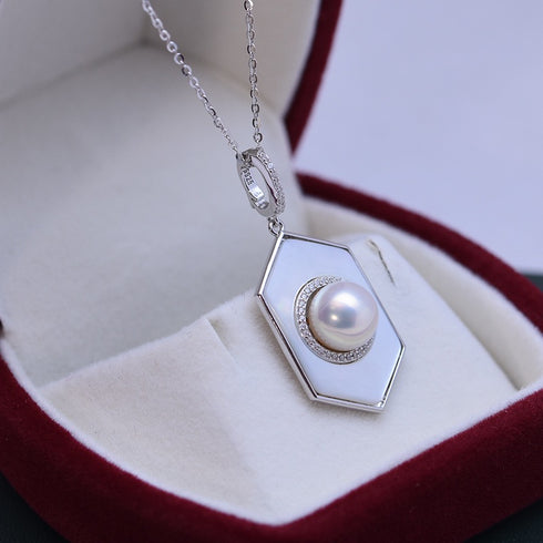 Rhombus Mother of Pearl Necklace with Pearl & Zirconia