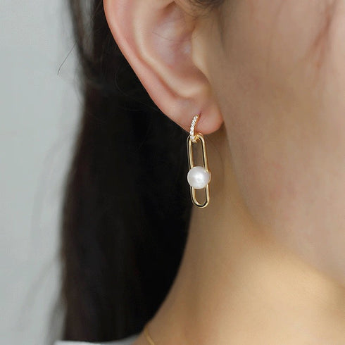 Modern Link Pearl Earrings - Gold Vermeil