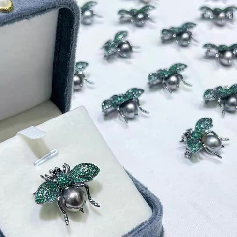 Black Pearl Bee Brooch