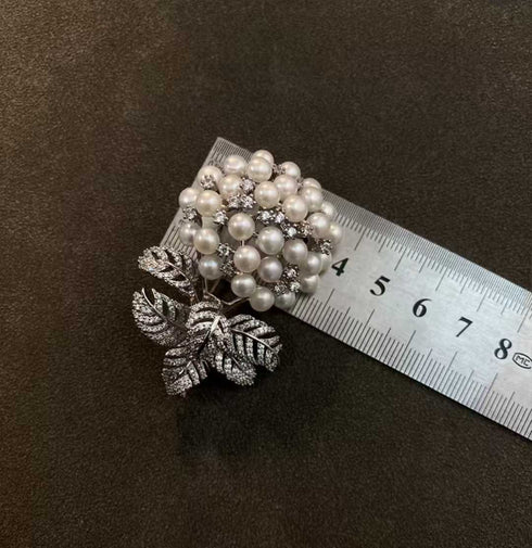 Floral Bouquet Pearl Brooch – Gold Plated