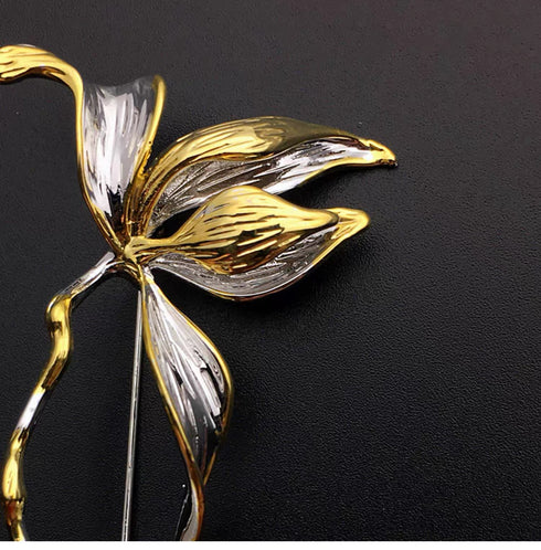 Floral Freshwater Pearl Brooch