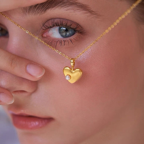 Fluid Heart Pearl Necklace – Gold Plated