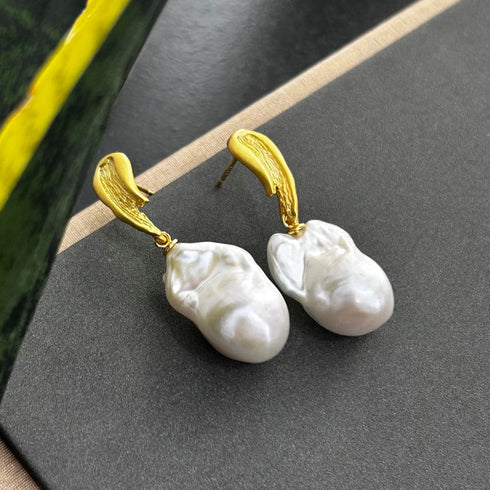 Arty Draw Baroque Pearl Earrings - Gold Vermeil / Sterling Silver