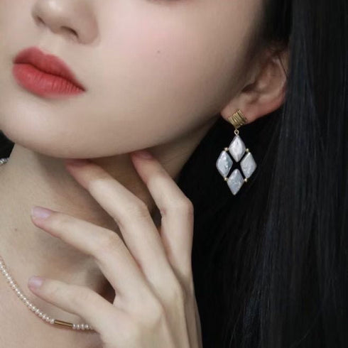 Rhombic Freshwater Baroque Pearl Earrings – Gold Plated