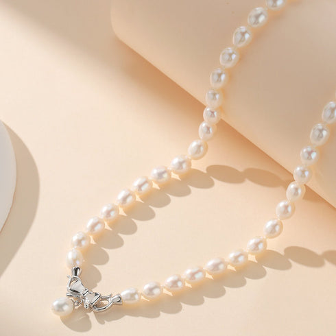 Luxe Bow Pearl Pendant Necklace