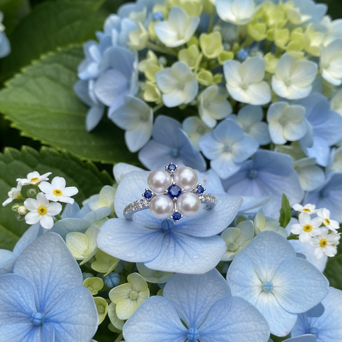 Vivid Blue Zirconia Pearl Flower Ring – Sterling Silver