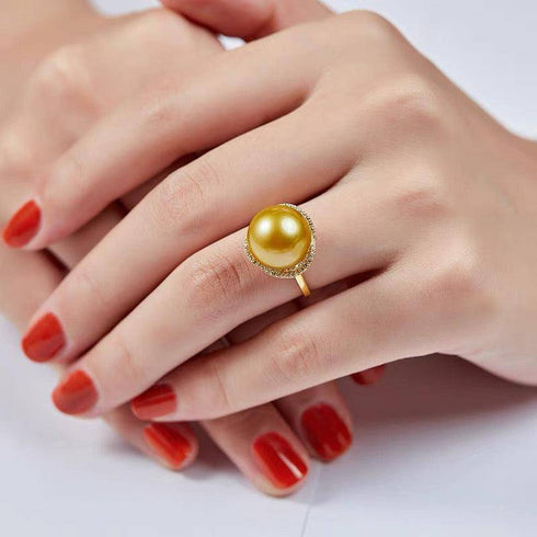 Rose Elegance Golden South Sea Pearl Ring
